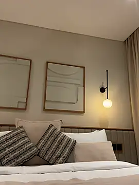 LunaRase online show from February 8, 5:08 pm