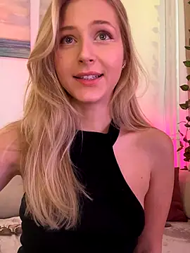 LunaRase online show from September 18, 11:23 am