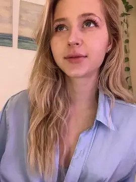 LunaRase online show from October 5, 9:07 am