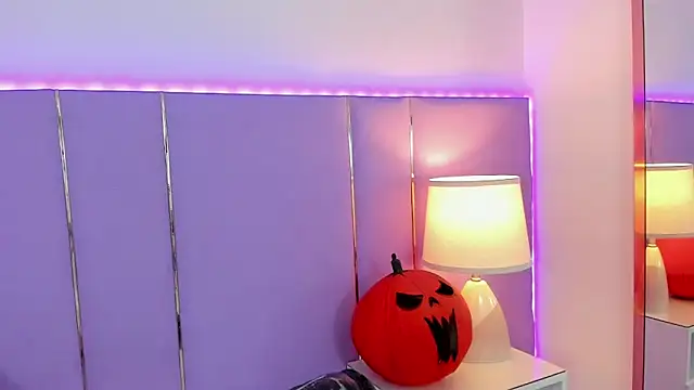 SophyRuiz  online show from October 13, 11:54 am