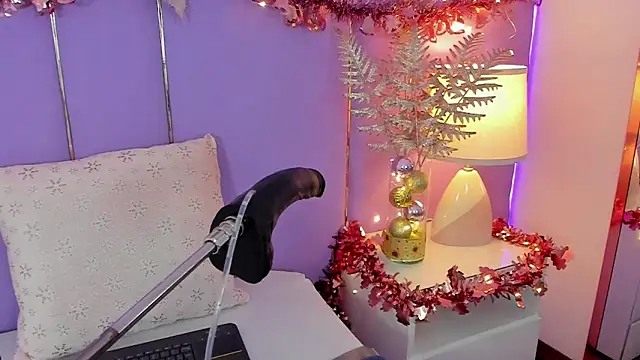 SophyRuiz  online show from December 18, 12:00 pm