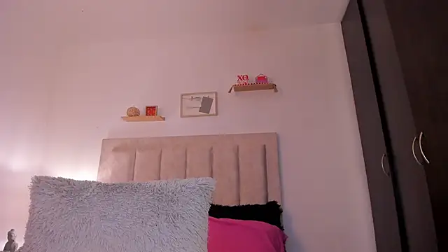 Snapshot of Avaline_Blancx chatting on March 4, 4:06 am Avaline Blancx online show from March 4, 4:06 am