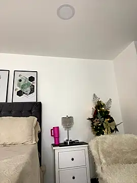 Snapshot of exoticcute chatting on November 25, 5:35 pm exoticcute online show from November 25, 5:35 pm