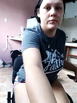 Snapshot of Ariakris chatting on May 18, 4:02 pm Ariakris online show from May 18, 4:02 pm