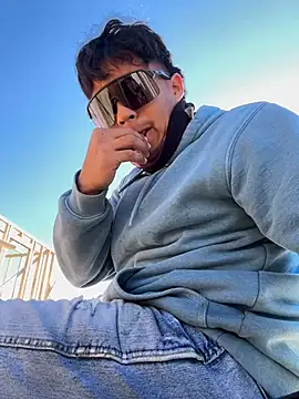 carlozxyz337 online show from December 19, 7:51 pm