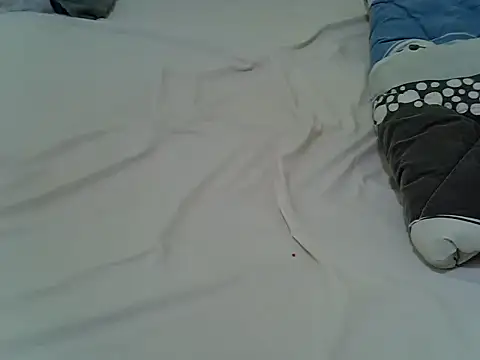 candililie online show from March 18, 1:47 pm