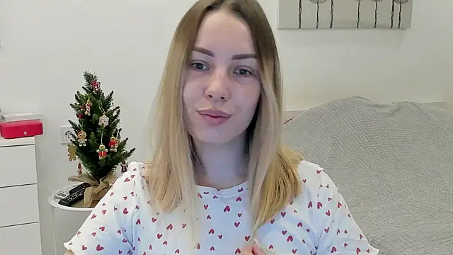 Mia shy1 online show from December 28, 8:37 am