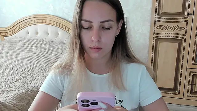 Mia shy1 online show from November 1, 7:43 am