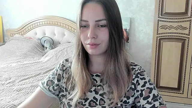 Snapshot of Mia_shy1 chatting on November 10, 8:24 am Mia shy1 online show from November 10, 8:24 am