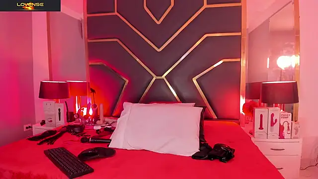 Scarlettt Ass online show from September 18, 12:18 pm