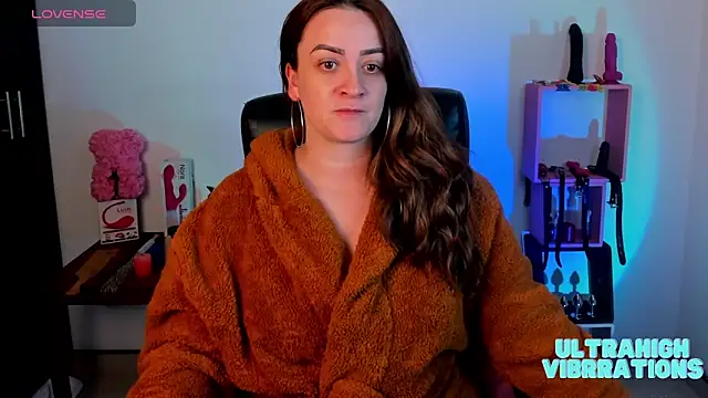 sara goodgirl13 online show from February 13, 8:24 pm