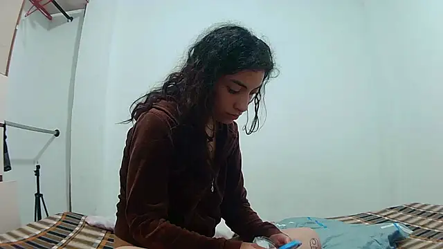 Snapshot of stephybrowm7 chatting on March 15, 4:54 pm stephybrowm7 online show from March 15, 4:54 pm