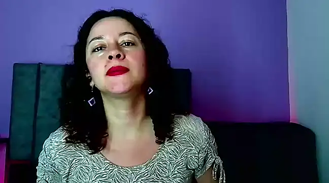 Snapshot of ArtesanaMK chatting on January 25, 5:30 pm ArtesanaMK online show from January 25, 5:30 pm