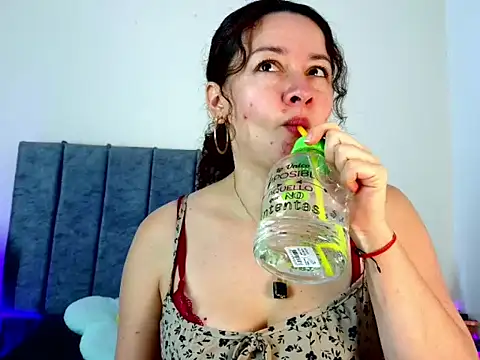 Snapshot of ArtesanaMK chatting on September 21, 5:14 pm ArtesanaMK online show from September 21, 5:14 pm