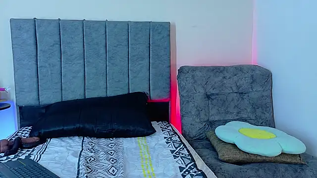 Snapshot of ArtesanaMK chatting on November 15, 6:37 pm ArtesanaMK online show from November 15, 6:37 pm