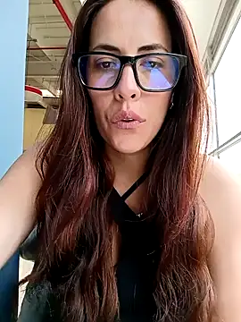 Snapshot of Lena-32 chatting on February 3, 4:31 pm Lena-32 online show from February 3, 4:31 pm