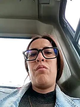 Snapshot of Lena-32 chatting on February 21, 3:32 pm Lena-32 online show from February 21, 3:32 pm