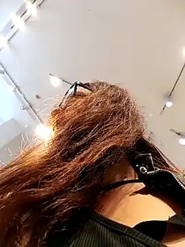 Snapshot of Lena-32 chatting on March 12, 4:35 pm Lena-32 online show from March 12, 4:35 pm