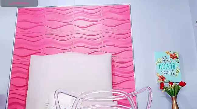 Snapshot of Veronica_Tits chatting on February 5, 4:06 am Veronica Tits online show from February 5, 4:06 am