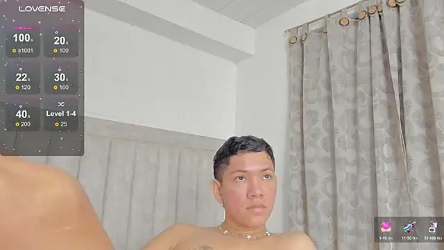 Snapshot of JulianRose_1 chatting on February 12, 2:32 pm JulianRose 1 online show from February 12, 2:32 pm