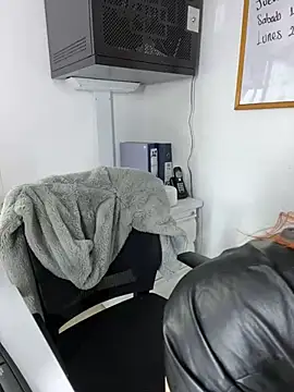 Eyleen 24 online show from February 22, 7:03 pm