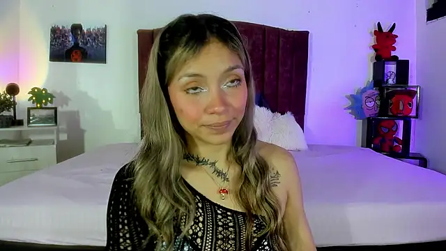 Snapshot of alisson_zafiro_ chatting on January 15, 9:13 am alisson zafiro online show from January 15, 9:13 am