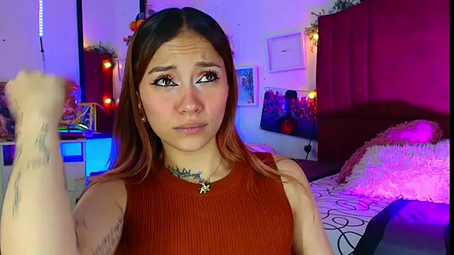 alisson zafiro  online show from January 19, 3:10 am