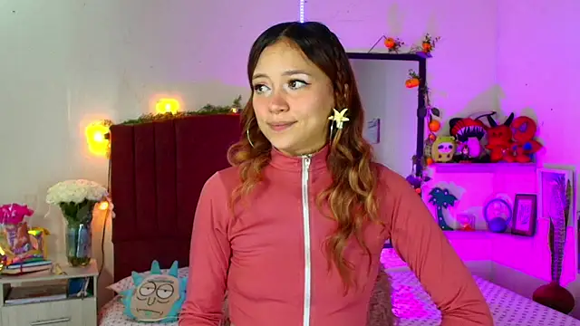 alisson zafiro  online show from February 9, 3:10 am