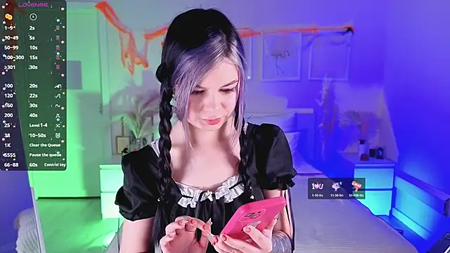 Snapshot of Lil_Amelie chatting on October 30, 8:49 am Lil Amelie online show from October 30, 8:49 am