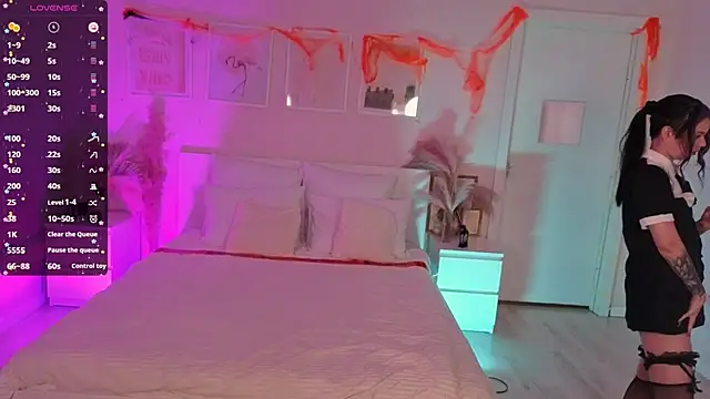 Snapshot of Lil_Amelie chatting on November 7, 9:42 am Lil Amelie online show from November 7, 9:42 am