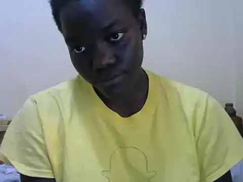 Snapshot of Sweet_chico2 chatting on December 4, 3:21 pm Sweet chico2 online show from December 4, 3:21 pm