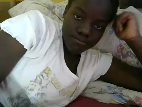 Snapshot of Sweet_chico2 chatting on December 8, 1:14 pm Sweet chico2 online show from December 8, 1:14 pm