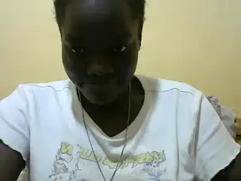 Snapshot of Sweet_chico2 chatting on December 13, 1:59 am Sweet chico2 online show from December 13, 1:59 am