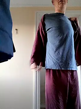 Snapshot of fastfun2012 chatting on December 8, 8:20 am fastfun2012 online show from December 8, 8:20 am