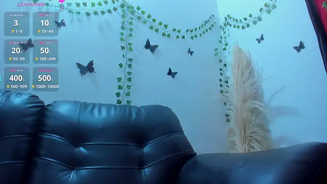 Amani Bakir online show from November 29, 1:36 pm