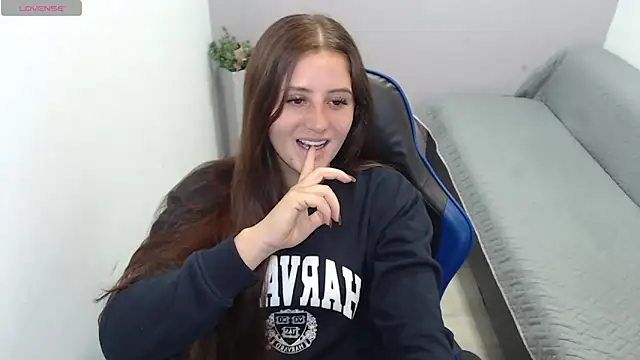 Snapshot of valerie_diaz1 chatting on September 30, 1:27 pm valerie diaz1 online show from September 30, 1:27 pm