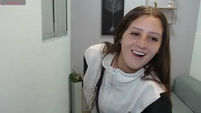 Snapshot of valerie_diaz1 chatting on October 16, 1:23 pm valerie diaz1 online show from October 16, 1:23 pm