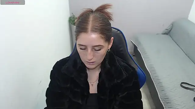 Snapshot of valerie_diaz1 chatting on October 18, 1:34 pm valerie diaz1 online show from October 18, 1:34 pm