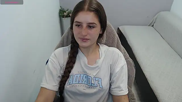 Snapshot of valerie_diaz1 chatting on November 5, 1:33 pm valerie diaz1 online show from November 5, 1:33 pm