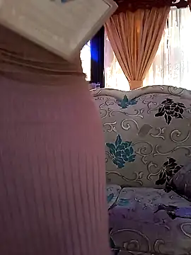 Snapshot of MelannyBell chatting on January 25, 10:07 pm MelannyBell online show from January 25, 10:07 pm