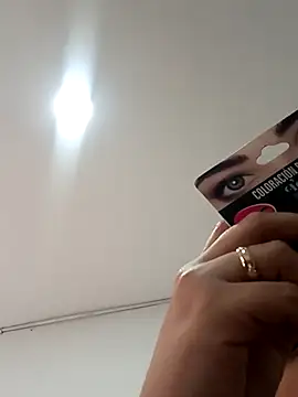 Snapshot of MelannyBell chatting on February 21, 6:48 pm MelannyBell online show from February 21, 6:48 pm