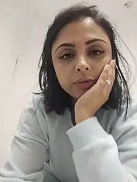 Snapshot of MelannyBell chatting on November 25, 5:57 pm MelannyBell online show from November 25, 5:57 pm