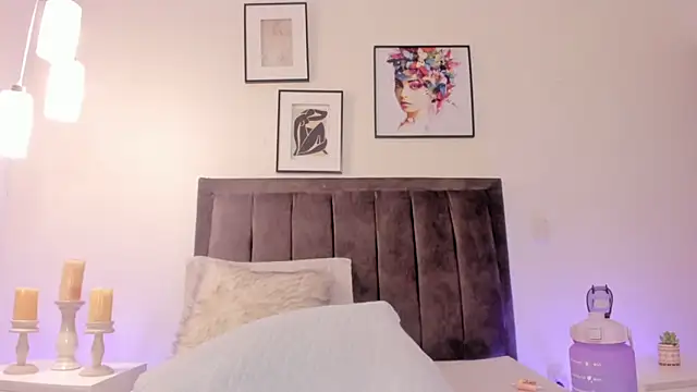 Snapshot of helen_mooree chatting on February 6, 4:36 pm helen mooree online show from February 6, 4:36 pm