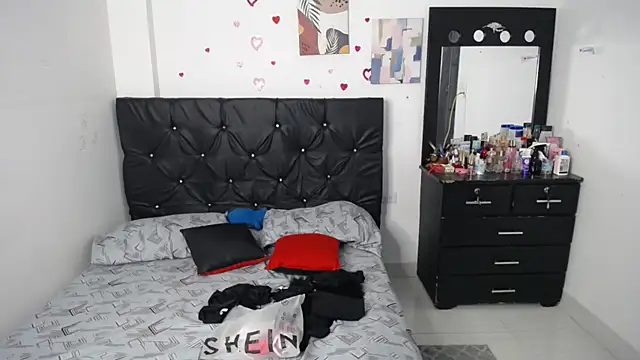 floweer  online show from October 5, 8:07 pm