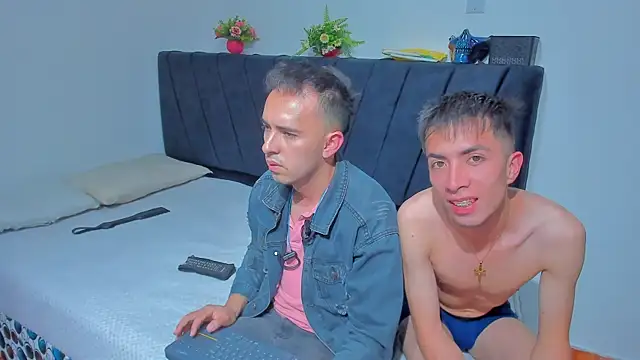 Snapshot of big-dicktop23 chatting on October 24, 3:03 am big-dicktop23 online show from October 24, 3:03 am