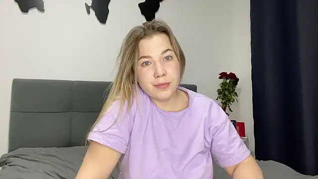 Embersweetbunny online show from January 29, 5:02 pm