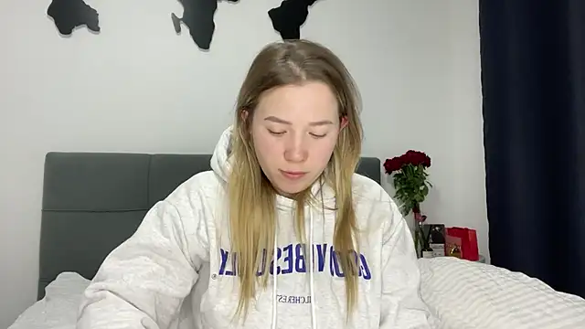 Embersweetbunny online show from February 12, 9:54 pm