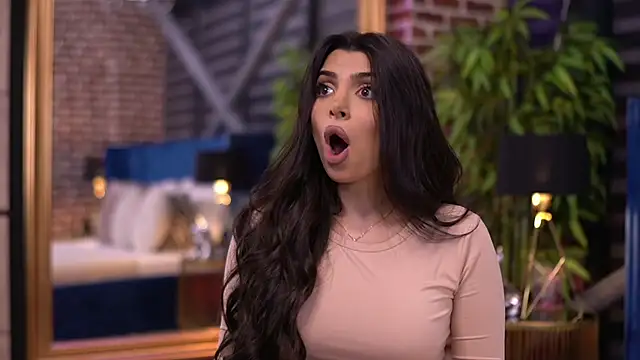 Snapshot of NicoleCellini chatting on November 5, 6:30 pm NicoleCellini online show from November 5, 6:30 pm