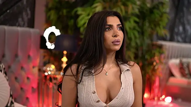 Snapshot of NicoleCellini chatting on December 19, 7:32 pm NicoleCellini online show from December 19, 7:32 pm