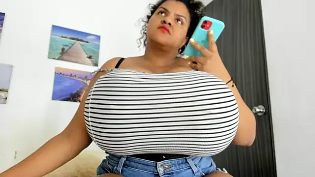 Snapshot of bigmom69_ chatting on November 14, 2:38 pm bigmom69 online show from November 14, 2:38 pm